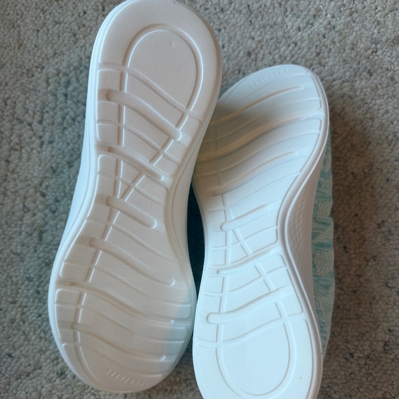Skechers Slip-Ins Mint Green • Size 9 • NWT - Picture 4 of 4